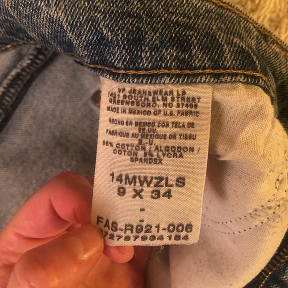 SOLD || Vintage Wrangler Jeans - Picture 9 of 11